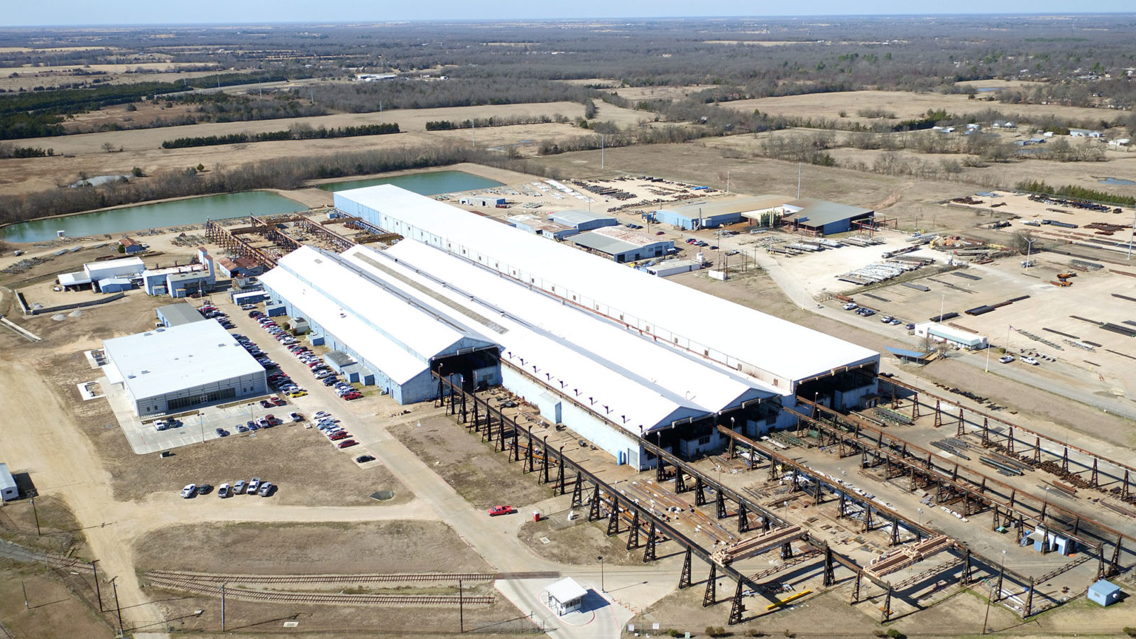 Luchtfoto van de locatie in Paris, TX.